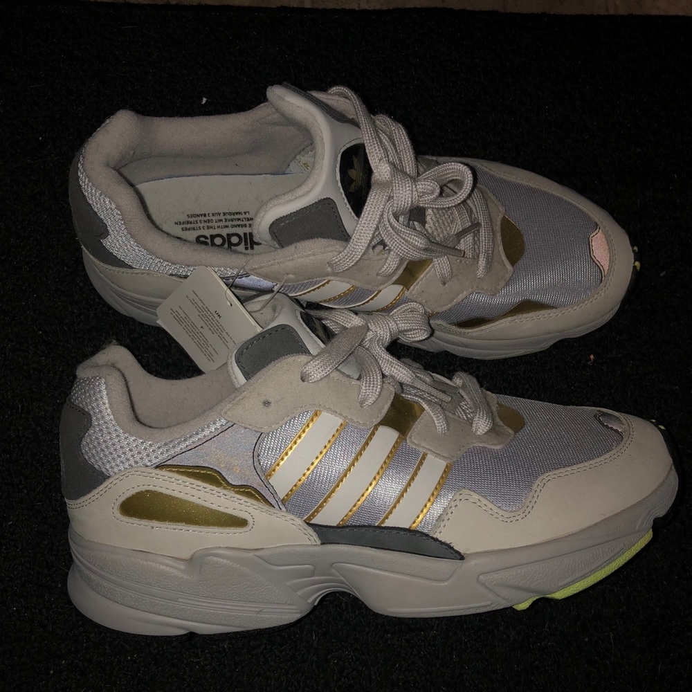 Adidas Yung 96 men’s 9.5 Grey/Lime New With Tags
